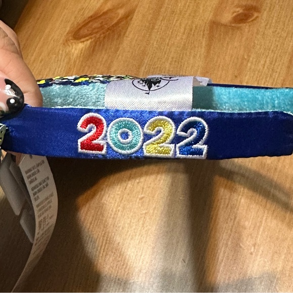 Minnie Mouse Ear Headband - Disney Parks 2022 NWT - Picture 4 of 5
